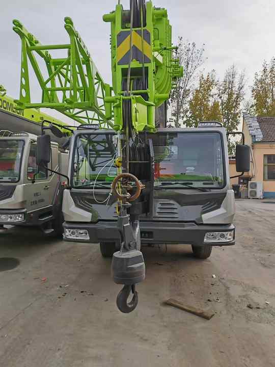 Second Hand ZOOMLION 25 Ton ZTC250V531 30 Ton ZTC300V532 70 Ton ZTC700H6 Hydraulmic Mobile Truck Crane on Sale - Autokraana: pilt 2 Second Hand ZOOMLION 25 Ton ZTC250V531 30 Ton ZTC300V532 70 Ton ZTC700H6 Hydraulmic Mobile Truck Crane on Sale - Autokraana: pilt 2