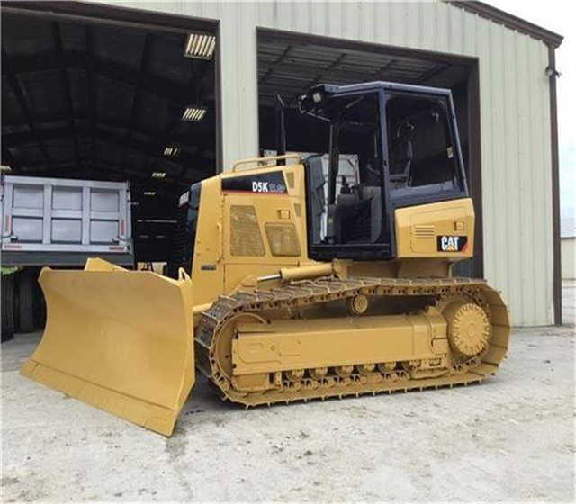 Used Cat D5k D5g D5 D5m D5h Crawler Bulldozer , CAT Bulldozer with Ripper , Original Cat Bulldozers - Buldooser: pilt 5 Used Cat D5k D5g D5 D5m D5h Crawler Bulldozer , CAT Bulldozer with Ripper , Original Cat Bulldozers - Buldooser: pilt 5
