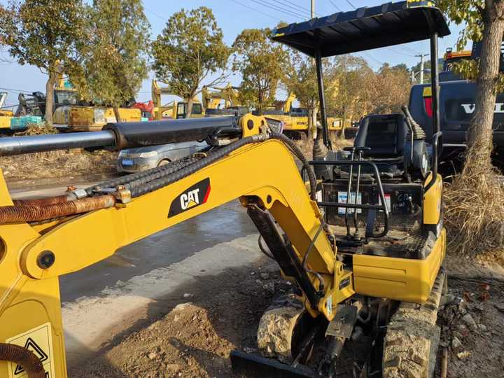 Used Digger CAT 301 Construction Machinery 2 Ton Construction Digger Used CAT 301 Cheap Excavator - Lintekskavaator: pilt 4 Used Digger CAT 301 Construction Machinery 2 Ton Construction Digger Used CAT 301 Cheap Excavator - Lintekskavaator: pilt 4