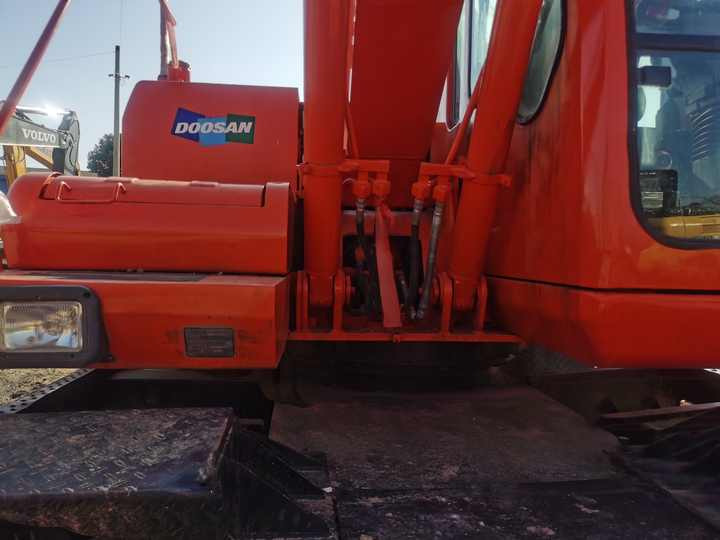 Used Digger Doosan Dh150w-7 Construction Machinery Construction Digger Used Doosan Dh150w-7 Cheap Excavator - Lintekskavaator: pilt 4 Used Digger Doosan Dh150w-7 Construction Machinery Construction Digger Used Doosan Dh150w-7 Cheap Excavator - Lintekskavaator: pilt 4