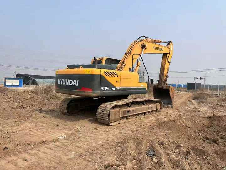 Used HYUNDAI 305LC-9T Crawler Excavator with good performance Hyundai30 tons earthmoving machinery with low price on-sale - Lintekskavaator: pilt 2 Used HYUNDAI 305LC-9T Crawler Excavator with good performance Hyundai30 tons earthmoving machinery with low price on-sale - Lintekskavaator: pilt 2