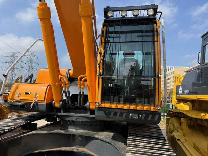 Used HYUNDAI305lc-9c Hydraulic Excavator with Excellent Performance hyundai Running Working Condition Low Price for Sale - Ekskavaator: pilt 4 Used HYUNDAI305lc-9c Hydraulic Excavator with Excellent Performance hyundai Running Working Condition Low Price for Sale - Ekskavaator: pilt 4