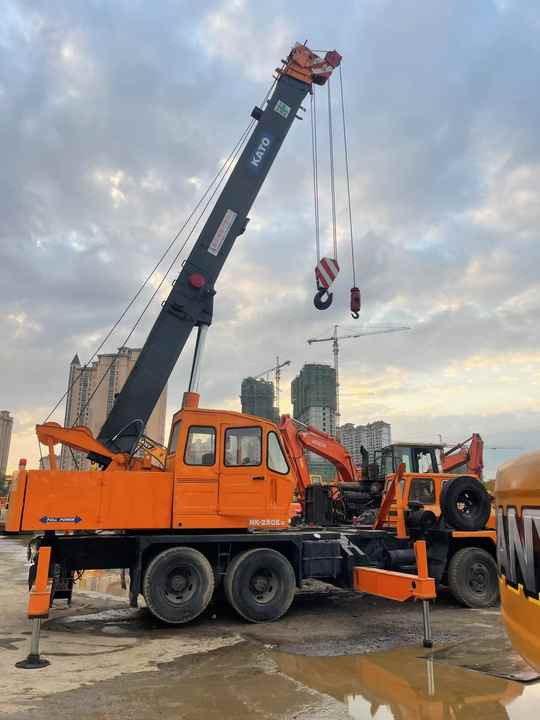 Used Heavy Construction Equipment kato 25 Tons Second Hand Mobile Crane Used Machine Hot Sale - Autokraana: pilt 3 Used Heavy Construction Equipment kato 25 Tons Second Hand Mobile Crane Used Machine Hot Sale - Autokraana: pilt 3