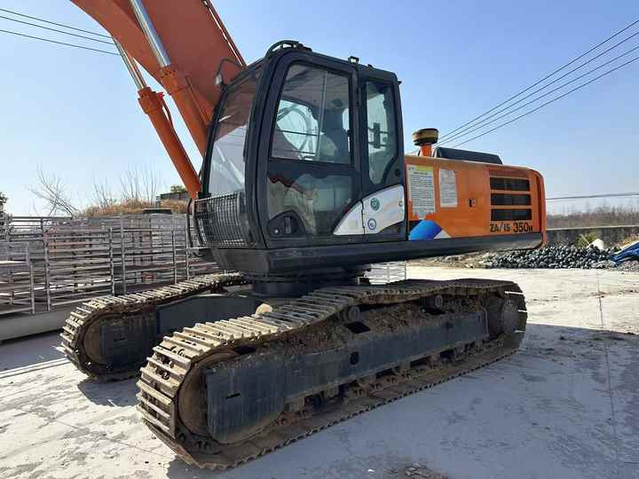 Used Hitachi Zx 350 Excavator with Loe Shipping and Certificate Global Shipping - Lintekskavaator: pilt 2 Used Hitachi Zx 350 Excavator with Loe Shipping and Certificate Global Shipping - Lintekskavaator: pilt 2