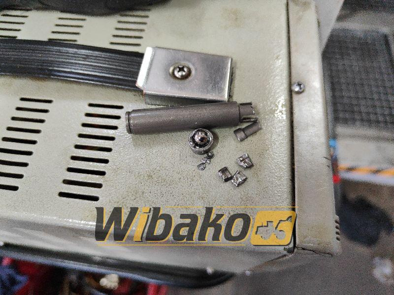 Hydraulic pump Kawasaki K3V112DT-1XER-9N2A-2 - Hüdrauliline pump - Ehitusmasinad: pilt 1 Hydraulic pump Kawasaki K3V112DT-1XER-9N2A-2 - Hüdrauliline pump - Ehitusmasinad: pilt 1