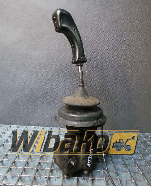 Joystick O&K 1598180/1 13390/24 - Kabiin ja interjöör - Ehitusmasinad: pilt 1 Joystick O&K 1598180/1 13390/24 - Kabiin ja interjöör - Ehitusmasinad: pilt 1