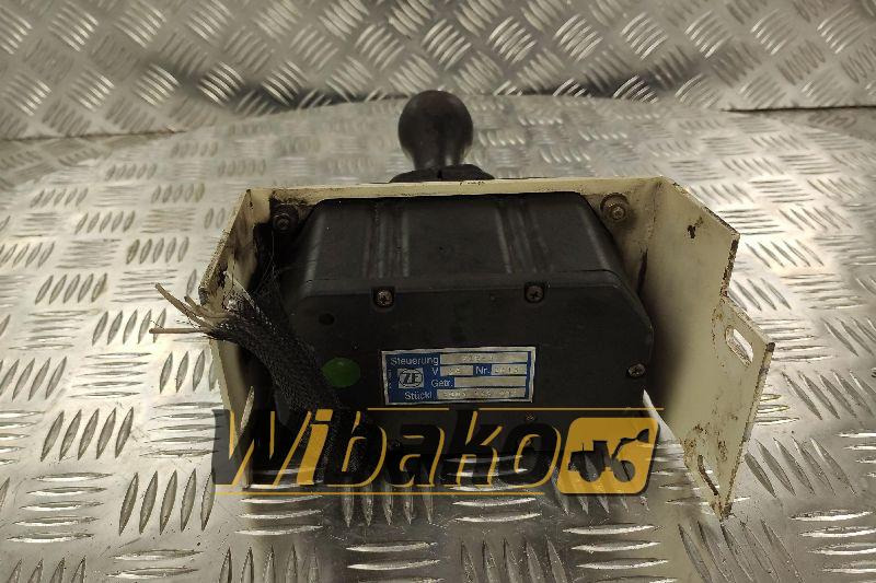 Joystick ZF VTS-3 6006035003 - Kabiin ja interjöör - Ehitusmasinad: pilt 1 Joystick ZF VTS-3 6006035003 - Kabiin ja interjöör - Ehitusmasinad: pilt 1