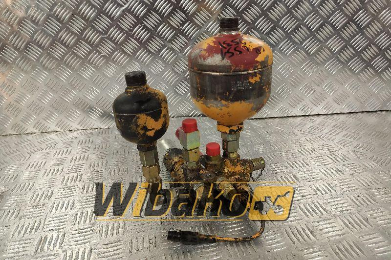 Valves set Wabco 4773970070 - Hüdrauliline klapp - Ehitusmasinad: pilt 1 Valves set Wabco 4773970070 - Hüdrauliline klapp - Ehitusmasinad: pilt 1