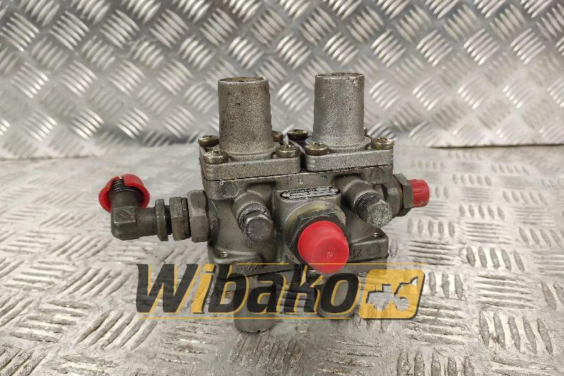 Valves set Wabco 9347023200 - Hüdrauliline klapp - Ehitusmasinad: pilt 1 Valves set Wabco 9347023200 - Hüdrauliline klapp - Ehitusmasinad: pilt 1