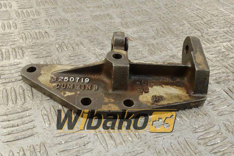 Wspornik alternatora for engine Cummins NT250 3250719 - Generaator - Ehitusmasinad: pilt 1 Wspornik alternatora for engine Cummins NT250 3250719 - Generaator - Ehitusmasinad: pilt 1