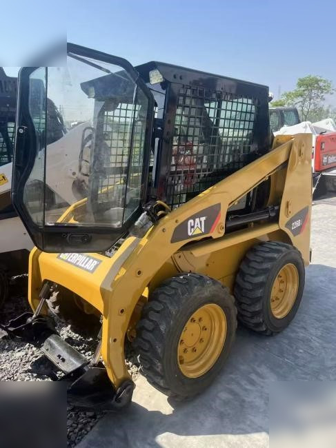 CATERPILLAR 226B3 - Kompaktlaadur: pilt 1 CATERPILLAR 226B3 - Kompaktlaadur: pilt 1