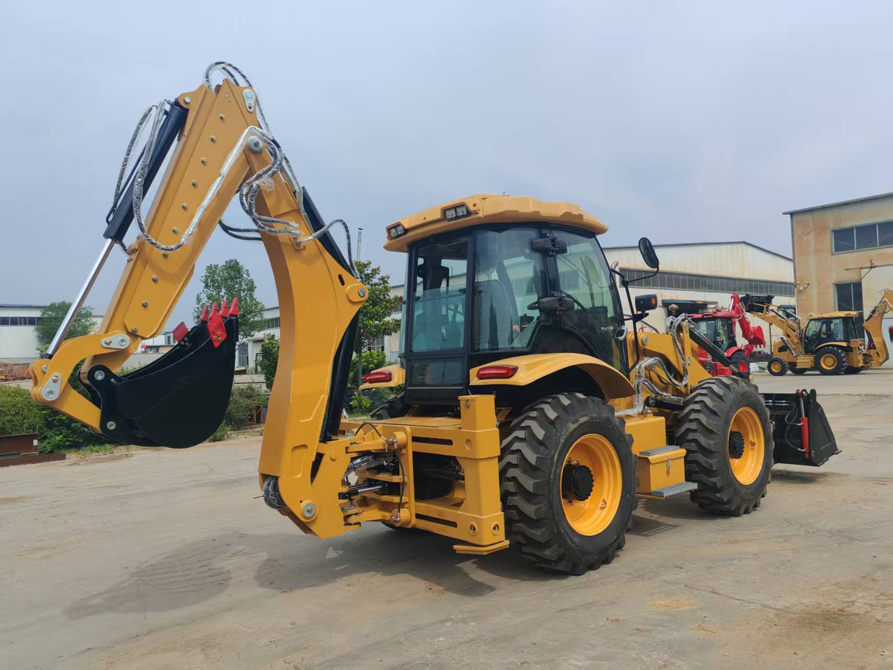 CATERPILLAR 4CX - Ratastel ekskavaator: pilt 4 CATERPILLAR 4CX - Ratastel ekskavaator: pilt 4
