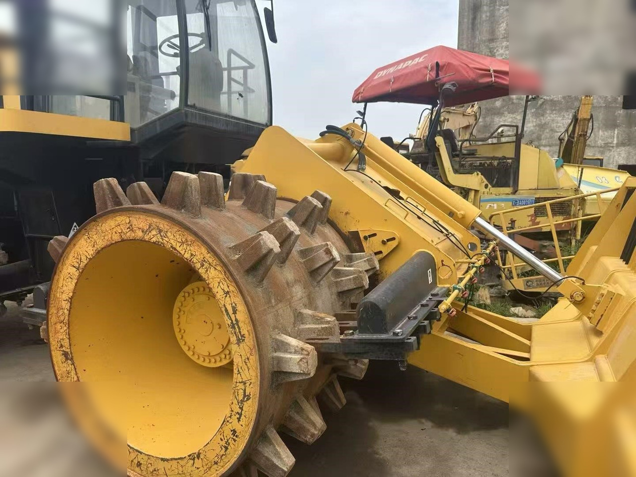 CATERPILLAR 816A - Tihendaja: pilt 2 CATERPILLAR 816A - Tihendaja: pilt 2