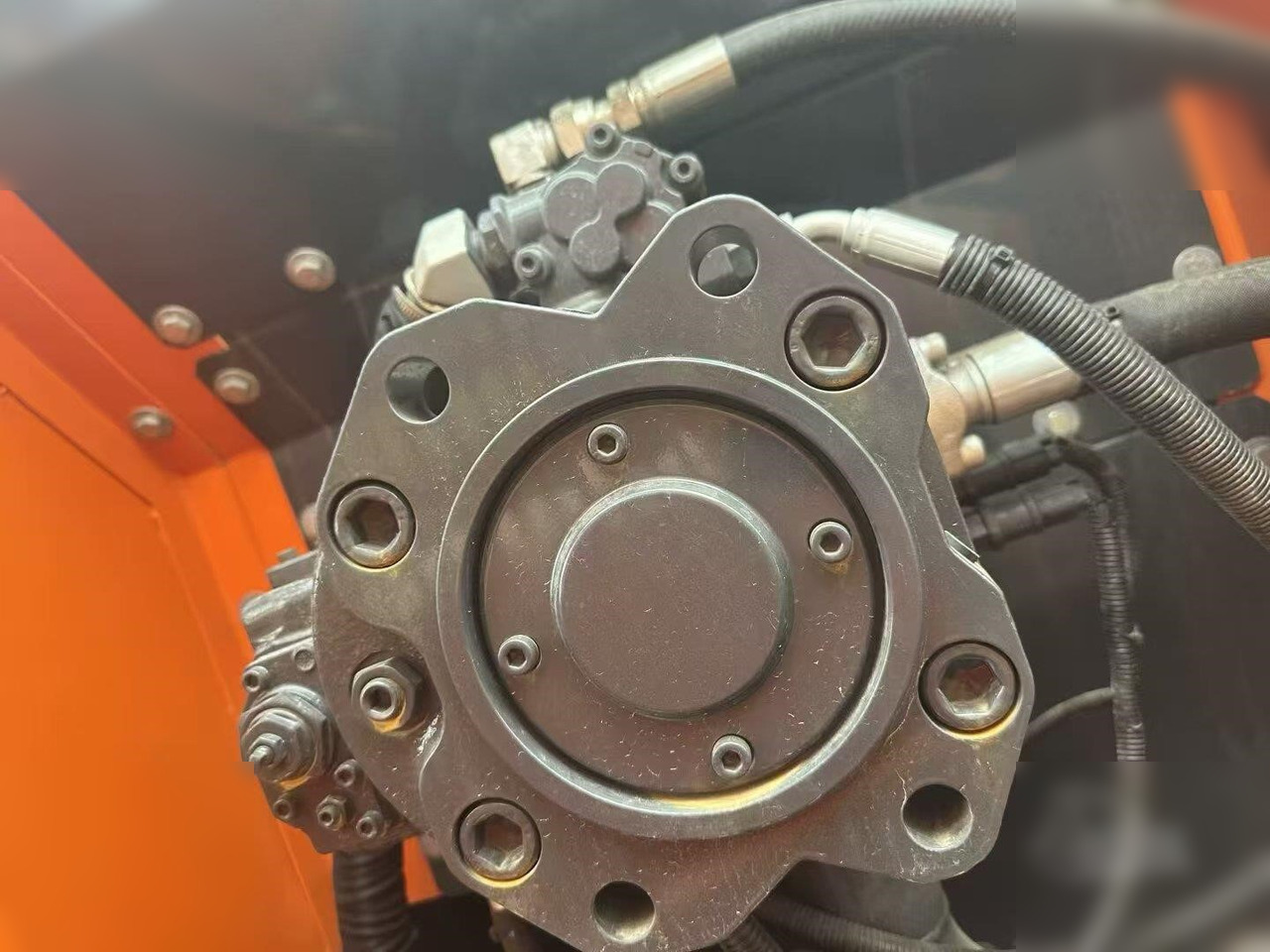 DOOSAN DX225 LC-9C - Lintekskavaator: pilt 3 DOOSAN DX225 LC-9C - Lintekskavaator: pilt 3