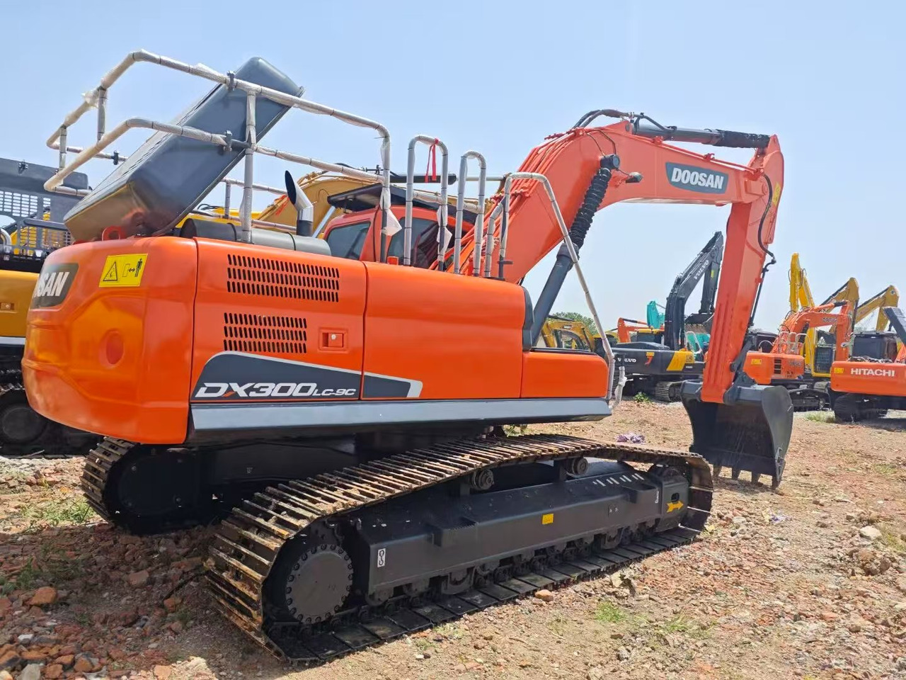 DOOSAN DX300 - Lintekskavaator: pilt 2 DOOSAN DX300 - Lintekskavaator: pilt 2