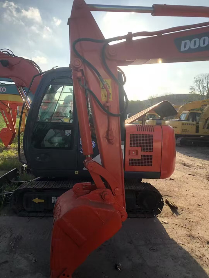 DOOSAN DX55-9C - Lintekskavaator: pilt 4 DOOSAN DX55-9C - Lintekskavaator: pilt 4