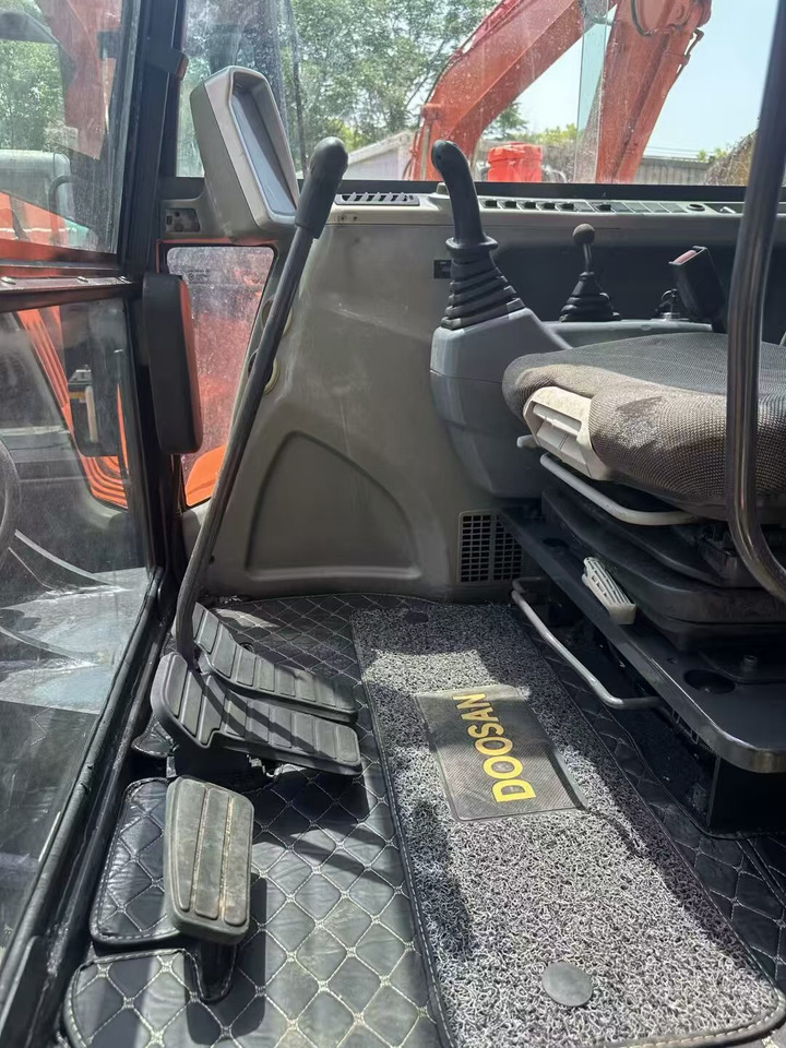 DOOSAN DX60 - Lintekskavaator: pilt 5 DOOSAN DX60 - Lintekskavaator: pilt 5