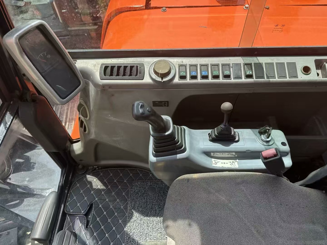 DOOSAN DX60 - Lintekskavaator: pilt 4 DOOSAN DX60 - Lintekskavaator: pilt 4