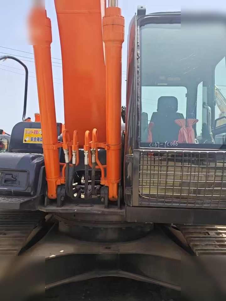 HITACHI EX160 LC - Lintekskavaator: pilt 4 HITACHI EX160 LC - Lintekskavaator: pilt 4