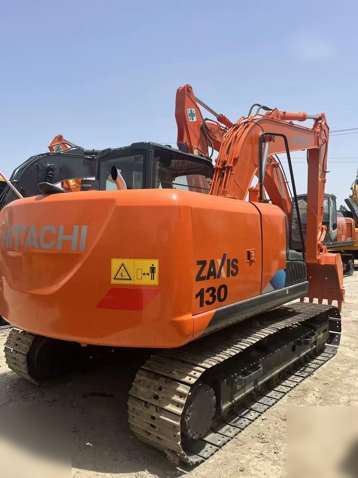 HITACHI ZX130 - Lintekskavaator: pilt 3 HITACHI ZX130 - Lintekskavaator: pilt 3
