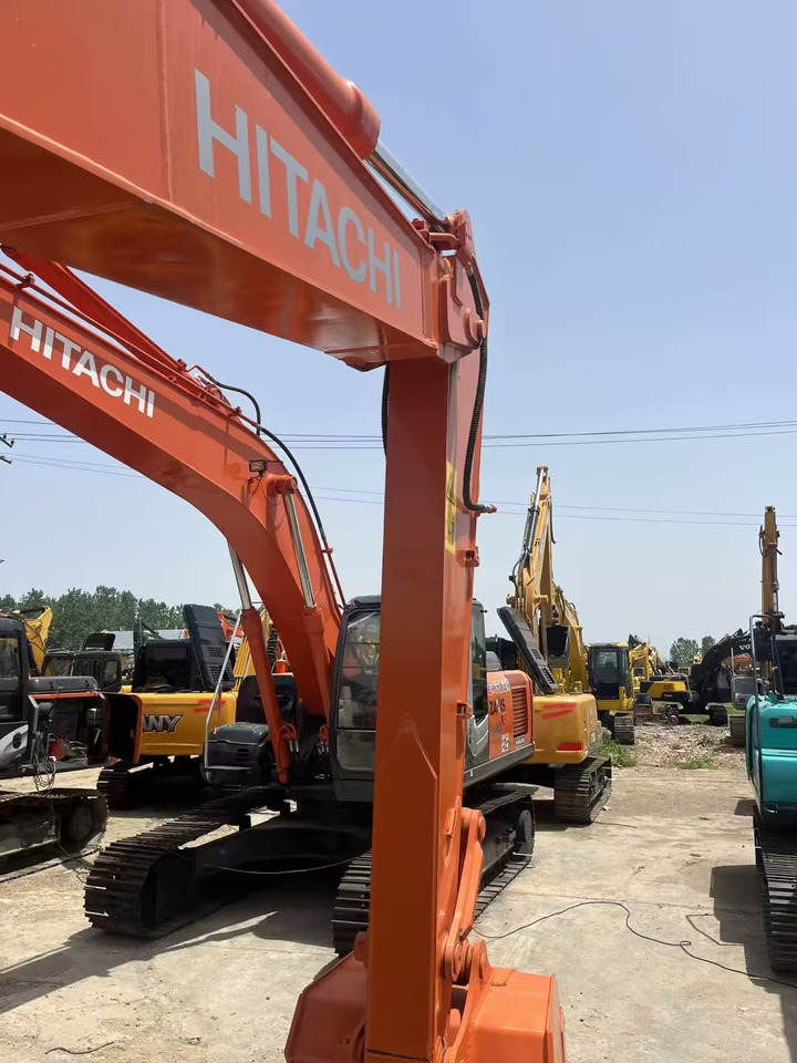 HITACHI ZX130 - Lintekskavaator: pilt 1 HITACHI ZX130 - Lintekskavaator: pilt 1