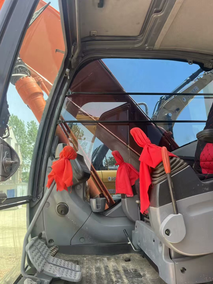HITACHI ZX200 - Lintekskavaator: pilt 2 HITACHI ZX200 - Lintekskavaator: pilt 2