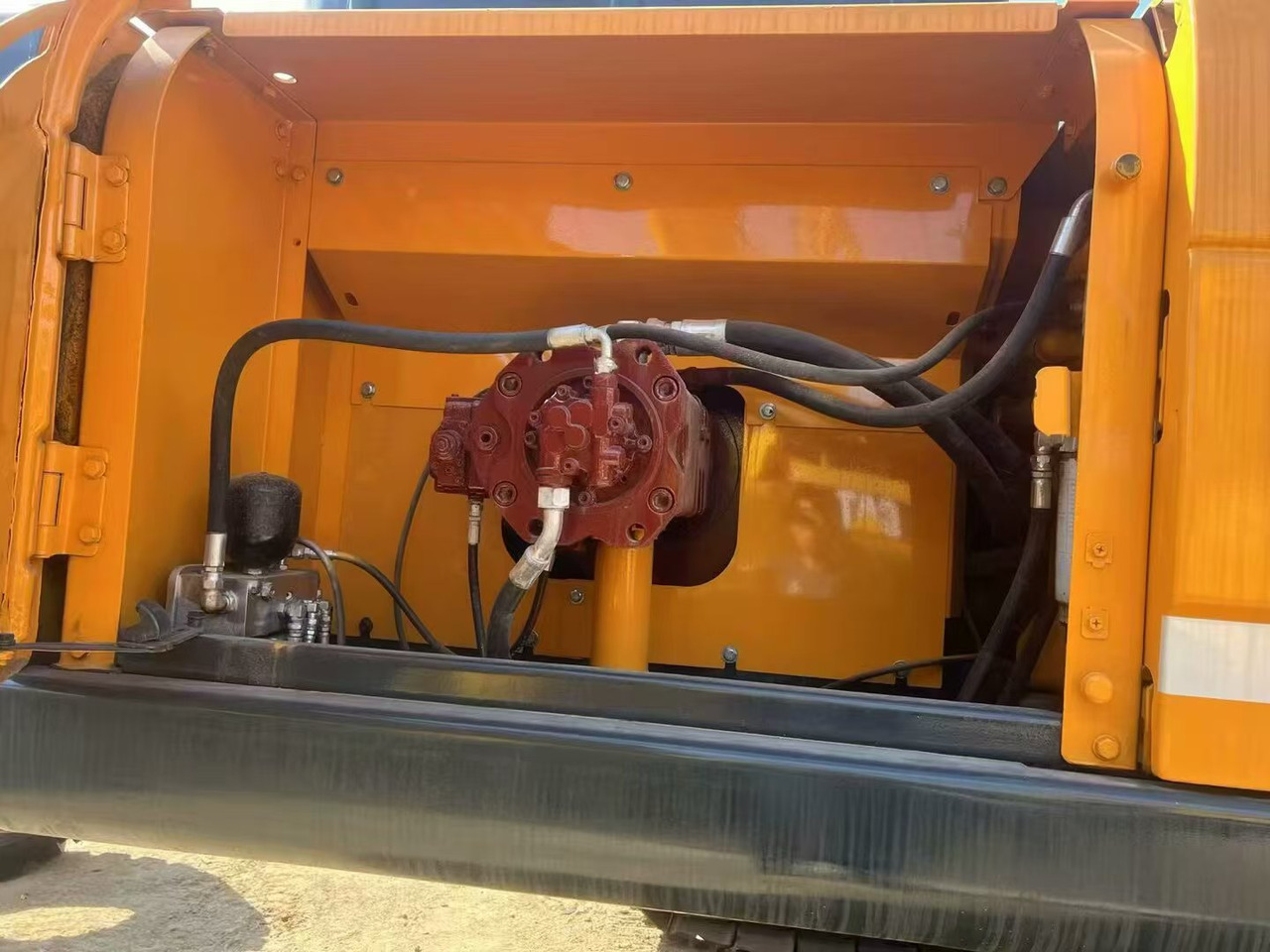 HYUNDAI R305-9 - Lintekskavaator: pilt 5 HYUNDAI R305-9 - Lintekskavaator: pilt 5