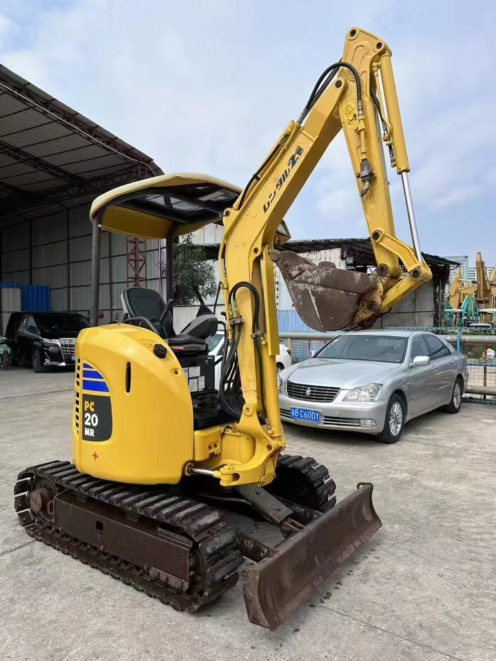 KOMATSU 2-ton - Miniekskavaator: pilt 2 KOMATSU 2-ton - Miniekskavaator: pilt 2