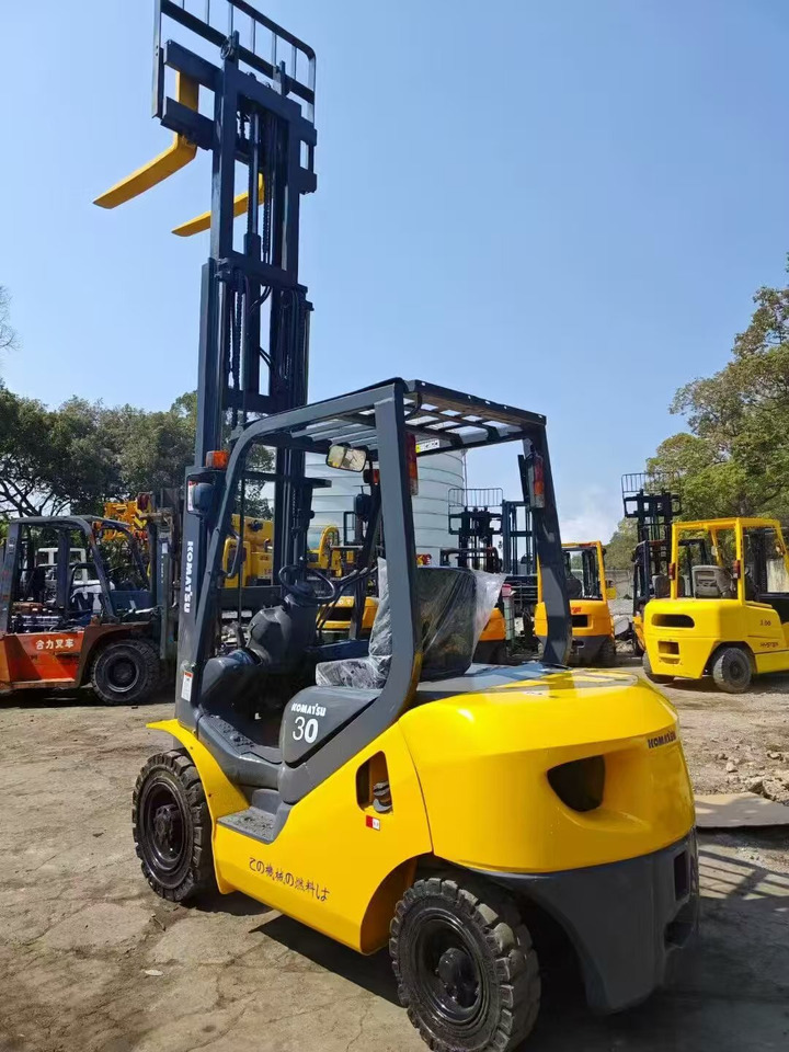 KOMATSU 3-ton - Masttõstuk: pilt 3 KOMATSU 3-ton - Masttõstuk: pilt 3