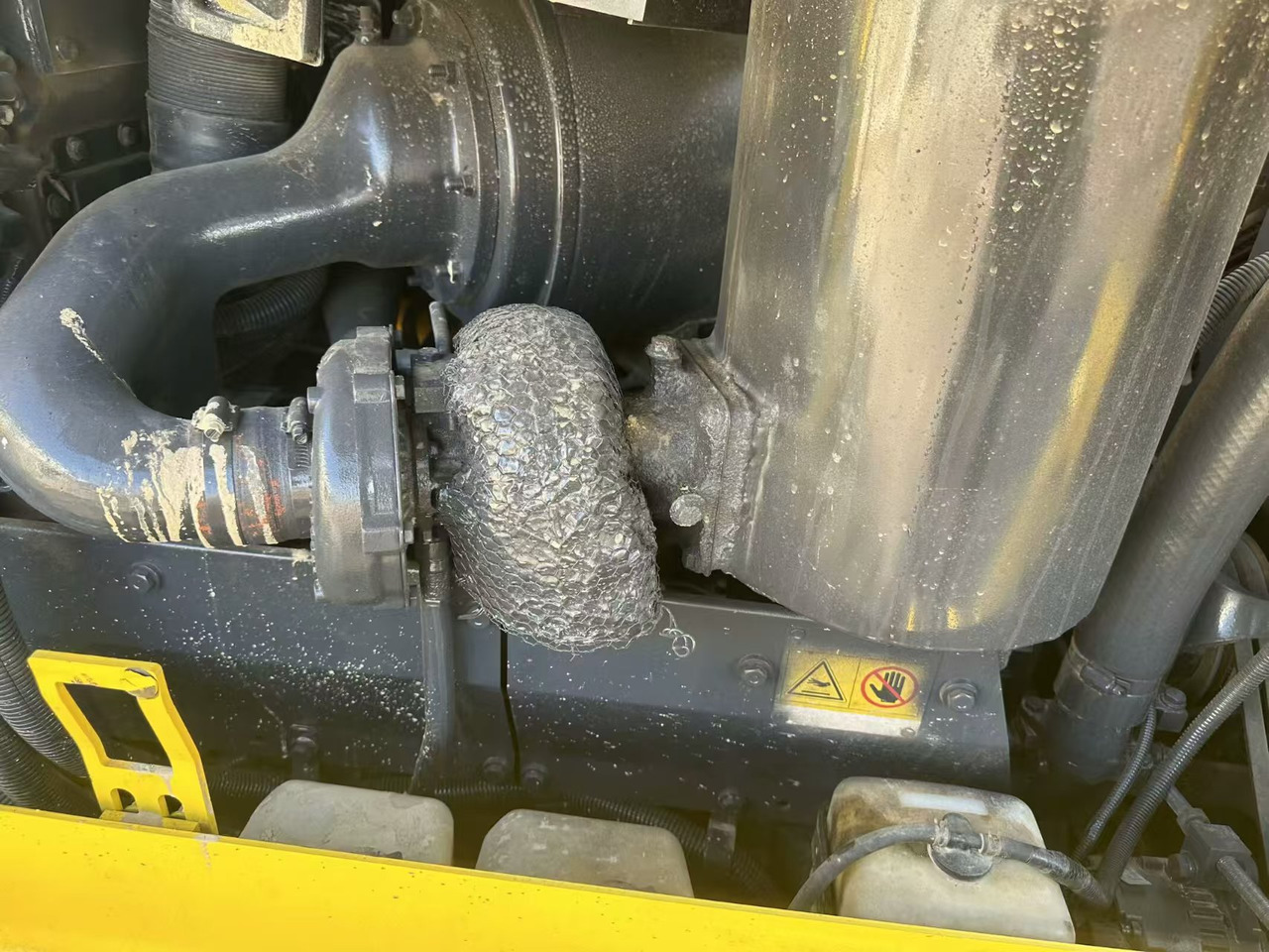 KOMATSU D85E - Buldooser: pilt 4 KOMATSU D85E - Buldooser: pilt 4