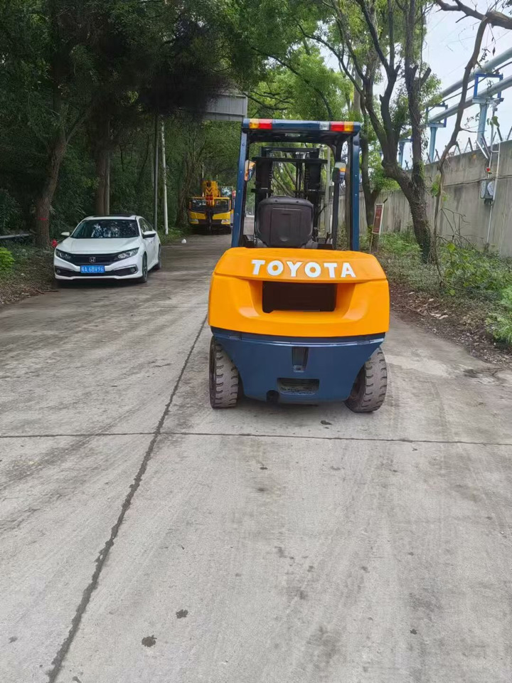 TOYATA 5-TON - Masttõstuk: pilt 4 TOYATA 5-TON - Masttõstuk: pilt 4
