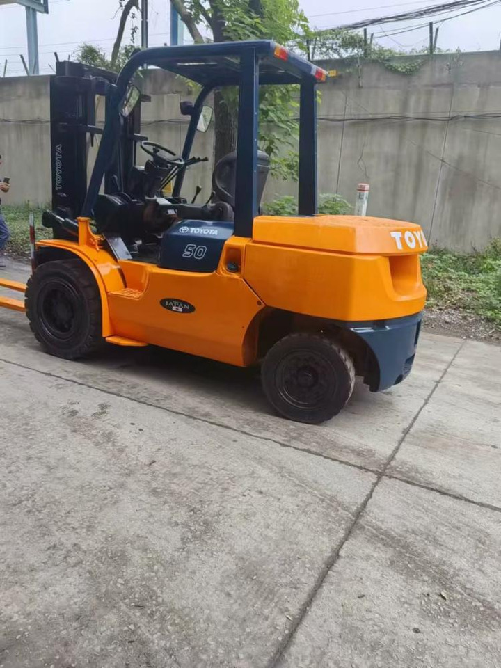 TOYATA 5-TON - Masttõstuk: pilt 3 TOYATA 5-TON - Masttõstuk: pilt 3