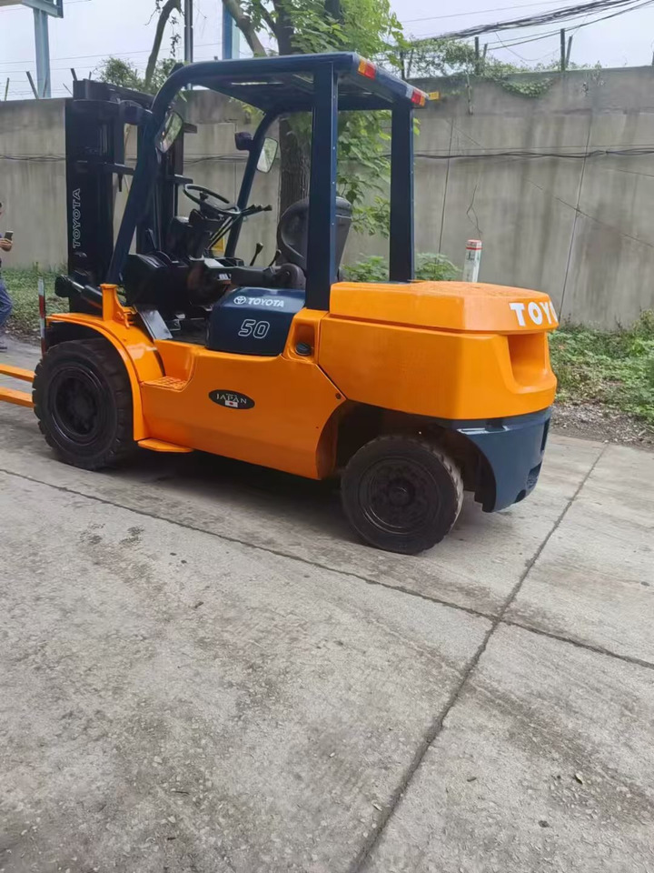 TOYATA 5-TON - Masttõstuk: pilt 1 TOYATA 5-TON - Masttõstuk: pilt 1