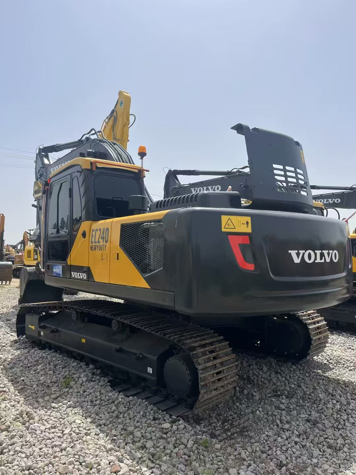 VOLVO EC240 - Ekskavaator: pilt 2 VOLVO EC240 - Ekskavaator: pilt 2