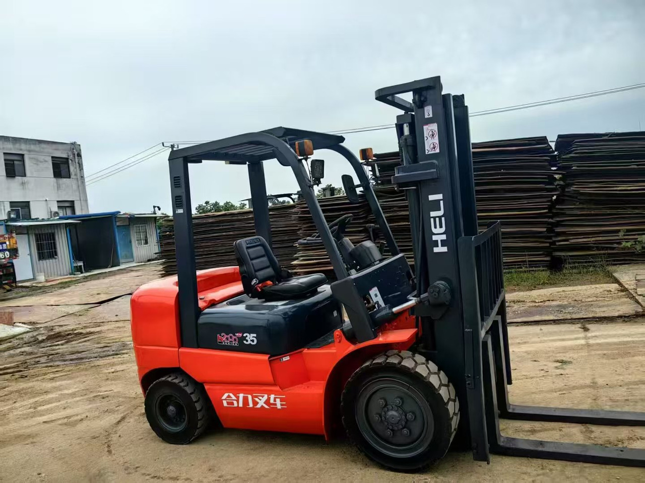 Heli 3.5ton - Masttõstuk: pilt 1 Heli 3.5ton - Masttõstuk: pilt 1