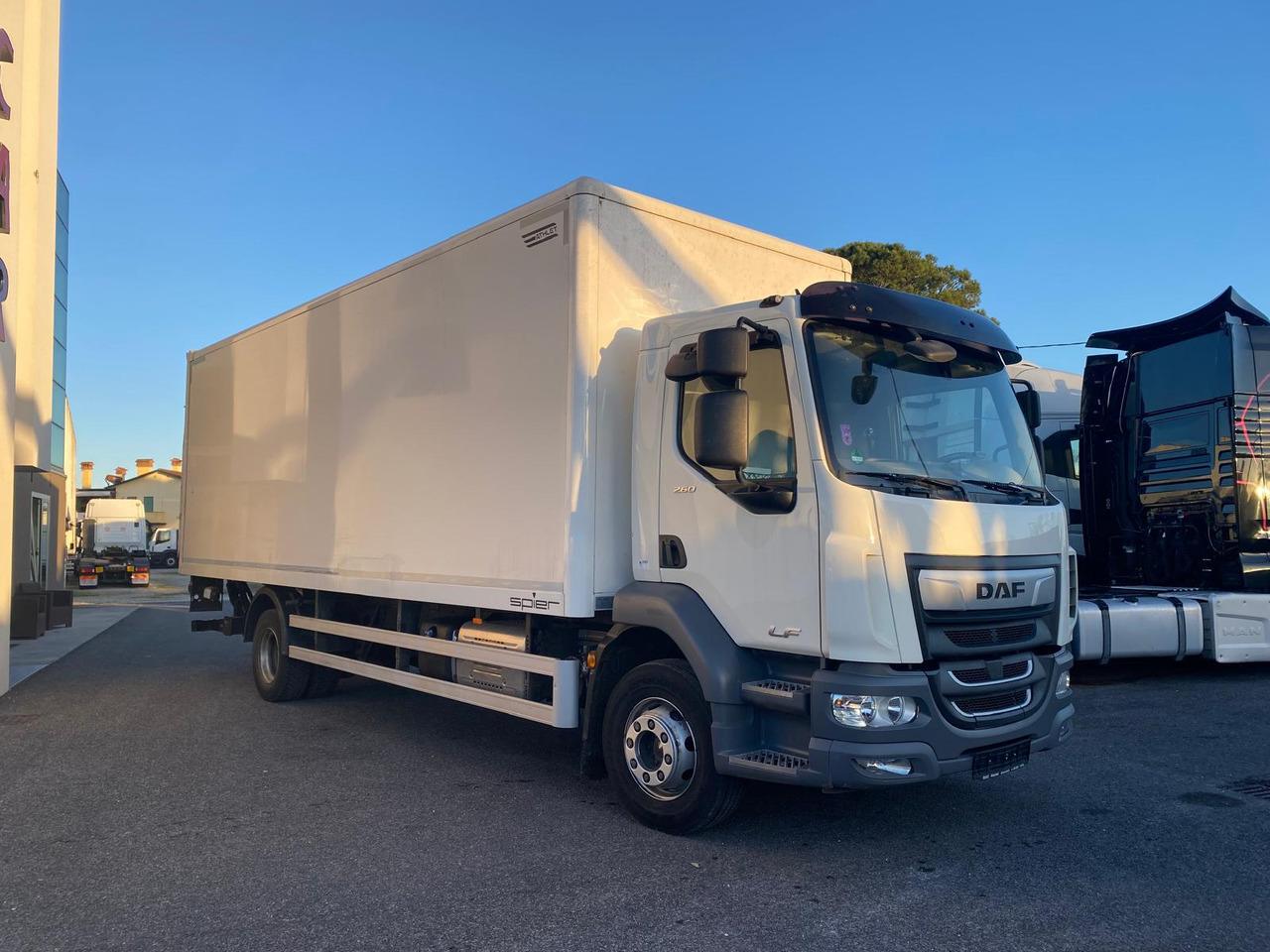 DAF LF 260 FA - Kasti veoauto: pilt 4 DAF LF 260 FA - Kasti veoauto: pilt 4