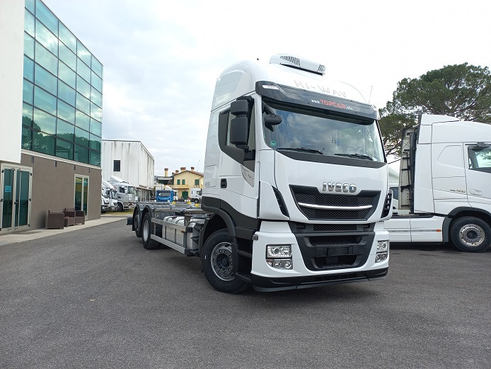 IVECO AS260S48 - Konteinerveduk/ Tõstukiga veoauto: pilt 5 IVECO AS260S48 - Konteinerveduk/ Tõstukiga veoauto: pilt 5