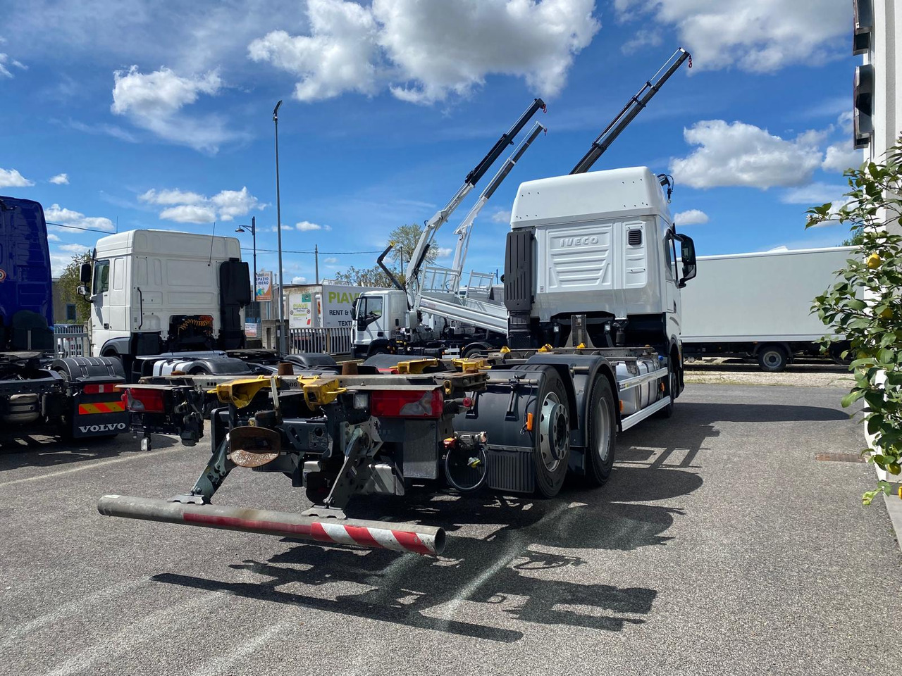 IVECO S-WAY AS260S48 - Konteinerveduk/ Tõstukiga veoauto: pilt 4 IVECO S-WAY AS260S48 - Konteinerveduk/ Tõstukiga veoauto: pilt 4