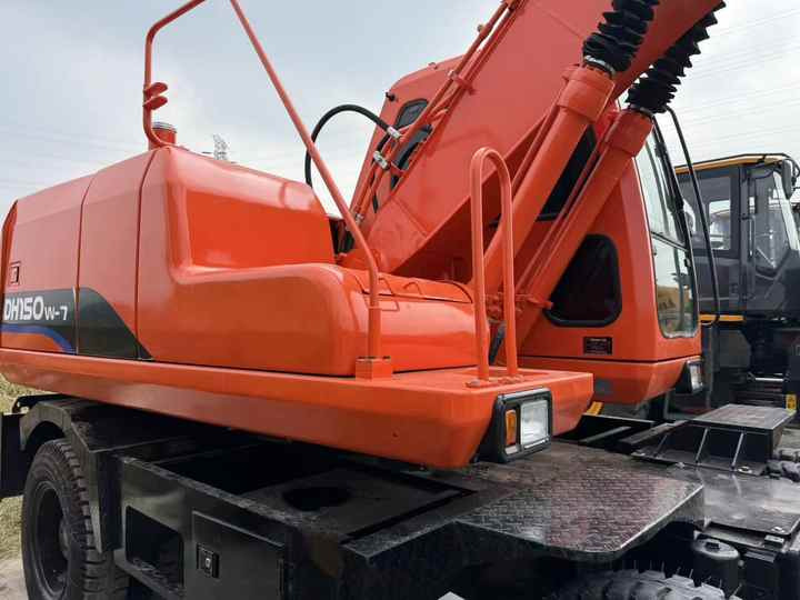 90% Brand New Doosan Brand Dh150w-7 Wheel Excavator in Stock Used Korea Brand Doosan Dh55 Dh60 Dh150 Dh210 Excavator for Sale - Ratastel ekskavaator: pilt 5 90% Brand New Doosan Brand Dh150w-7 Wheel Excavator in Stock Used Korea Brand Doosan Dh55 Dh60 Dh150 Dh210 Excavator for Sale - Ratastel ekskavaator: pilt 5