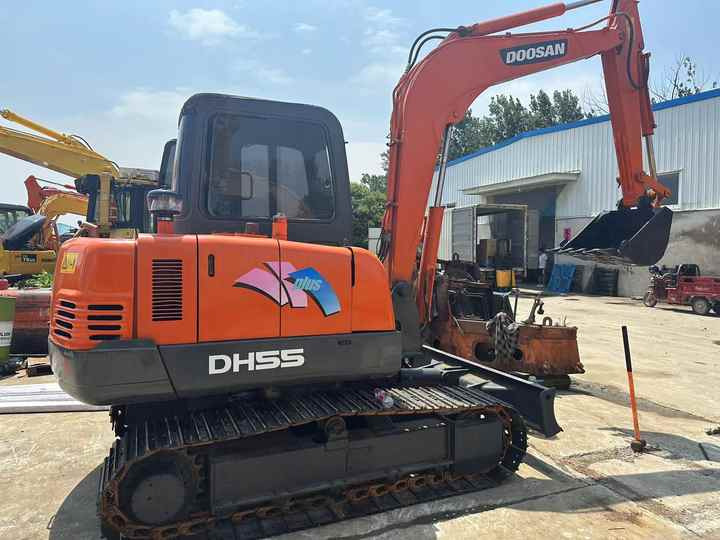 90% New Mini Excavator Doosan DH55 Second-hand Excavator 5 Ton Mini Used Excavator for Sale in Low Price - Miniekskavaator: pilt 5 90% New Mini Excavator Doosan DH55 Second-hand Excavator 5 Ton Mini Used Excavator for Sale in Low Price - Miniekskavaator: pilt 5