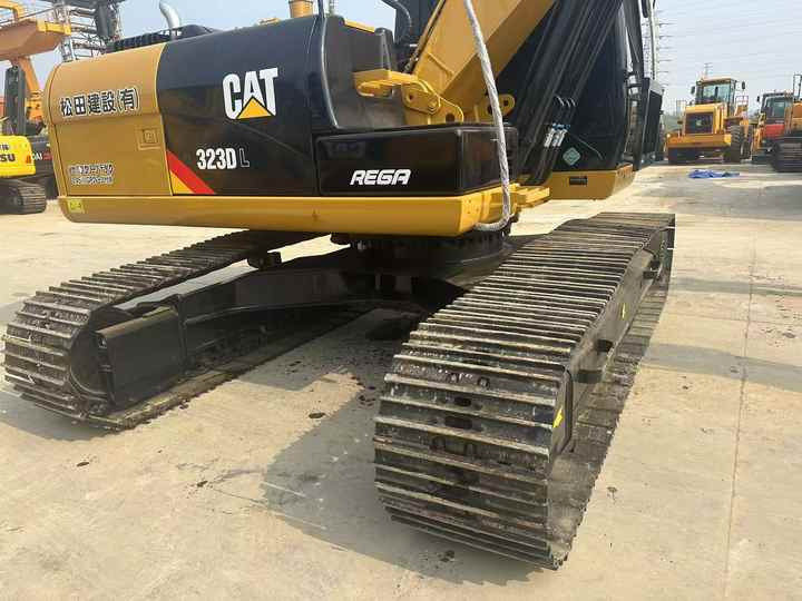Certified Pre-Owned CAT 323DL | Heavy-Duty Excavator for Mining/ Construction - Price Negotiable! - Lintekskavaator: pilt 5 Certified Pre-Owned CAT 323DL | Heavy-Duty Excavator for Mining/ Construction - Price Negotiable! - Lintekskavaator: pilt 5