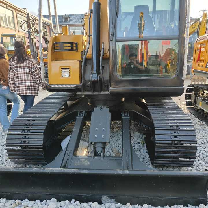 China Brand Used Sany Sy75c Mini Excavator 6ton Crawler Earth Digger Machine for Sale - Miniekskavaator: pilt 5 China Brand Used Sany Sy75c Mini Excavator 6ton Crawler Earth Digger Machine for Sale - Miniekskavaator: pilt 5