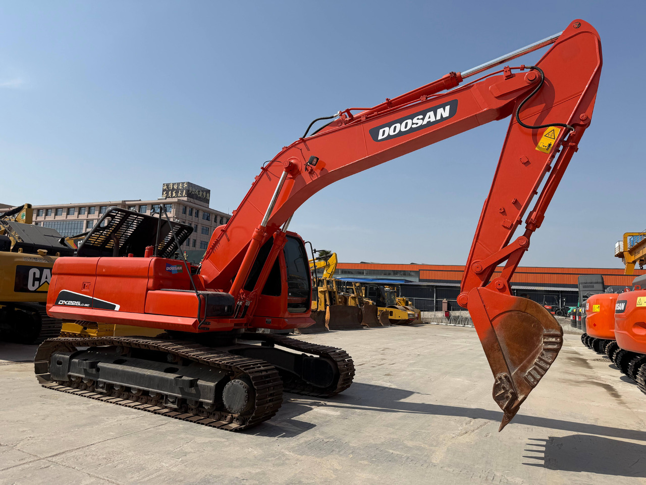 DOOSAN Used Digger Doosan DX225LC-9T Construction Machinery Construction Digger Used Doosan DX225LC-9T Cheap Excavator - Lintekskavaator: pilt 1 DOOSAN Used Digger Doosan DX225LC-9T Construction Machinery Construction Digger Used Doosan DX225LC-9T Cheap Excavator - Lintekskavaator: pilt 1