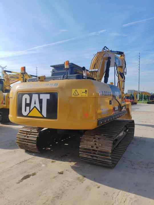 Durable Second Hand Machine Original Used Caterpillar Excavator CAT 330D2 USED 329D2 320D2 325D 315D Excavator - Lintekskavaator: pilt 3 Durable Second Hand Machine Original Used Caterpillar Excavator CAT 330D2 USED 329D2 320D2 325D 315D Excavator - Lintekskavaator: pilt 3