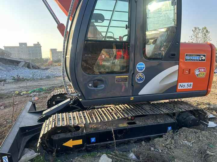 Original Japan Hitachi Used Zx55 Excavator for Sale Used Hitachi Zx60 Zx70 Hydraulic Excavator Hitachi Zaxis 55 Digger - Miniekskavaator: pilt 2 Original Japan Hitachi Used Zx55 Excavator for Sale Used Hitachi Zx60 Zx70 Hydraulic Excavator Hitachi Zaxis 55 Digger - Miniekskavaator: pilt 2