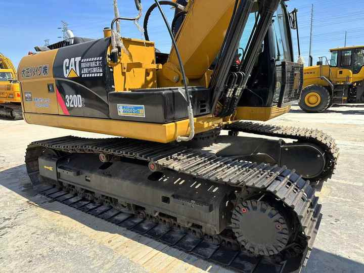 Reasonable Price Japan Original 330d2 Caterpillar Excavator CAT USED 329D2 320D2 325D 315D Excavator - Lintekskavaator: pilt 3 Reasonable Price Japan Original 330d2 Caterpillar Excavator CAT USED 329D2 320D2 325D 315D Excavator - Lintekskavaator: pilt 3