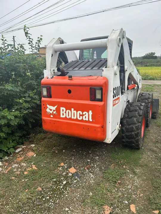Second Hand BOBCAT S300 Skid-steer Loader with Very Good Performance Is for Sale at a Low Price - Kompaktlaadur: pilt 4 Second Hand BOBCAT S300 Skid-steer Loader with Very Good Performance Is for Sale at a Low Price - Kompaktlaadur: pilt 4