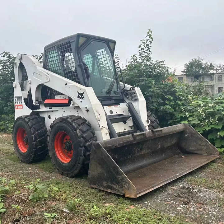 Kompaktlaadur Second Hand   BOBCAT S300 Skid-steer Loader with Very Good Performance Is for Sale at a Low Price: pilt 1