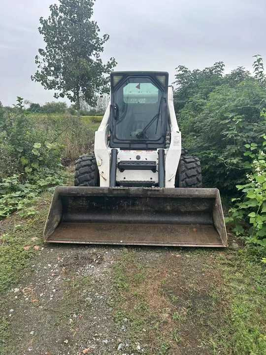 Second Hand BOBCAT S300 Skid-steer Loader with Very Good Performance Is for Sale at a Low Price - Kompaktlaadur: pilt 3 Second Hand BOBCAT S300 Skid-steer Loader with Very Good Performance Is for Sale at a Low Price - Kompaktlaadur: pilt 3