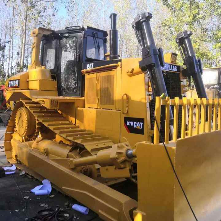 Second Hand Caterpillar CAT D7H D7G D7R Bulldozer, Used CAT D7H Japan Import in Good Condition - Buldooser: pilt 1 Second Hand Caterpillar CAT D7H D7G D7R Bulldozer, Used CAT D7H Japan Import in Good Condition - Buldooser: pilt 1
